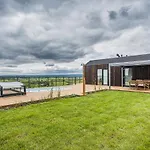 Skyview Deluxe And Private Jacuzzi , Feriehus Oslonino