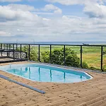 Tatil Evi Skyview Deluxe And Private Jacuzzi , Oslonino
