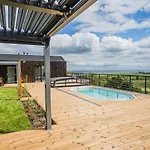 Tatil Evi Skyview Deluxe And Private Jacuzzi , Oslonino