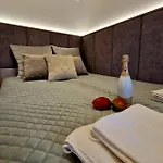 Skyview Deluxe And Private Jacuzzi ,