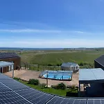 Tatil Evi Skyview Deluxe And Private Jacuzzi , Oslonino