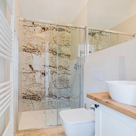 Ferienhaus Skyview Deluxe And Private Jacuzzi , Oslonino