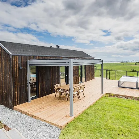 Skyview Deluxe And Private Jacuzzi , * Osłonino