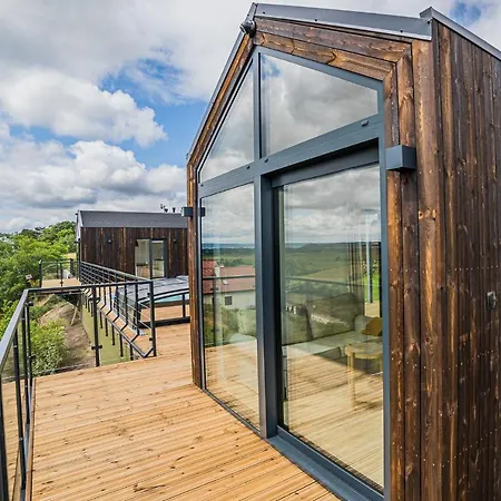 Skyview Deluxe And Private Jacuzzi , * Oslonino