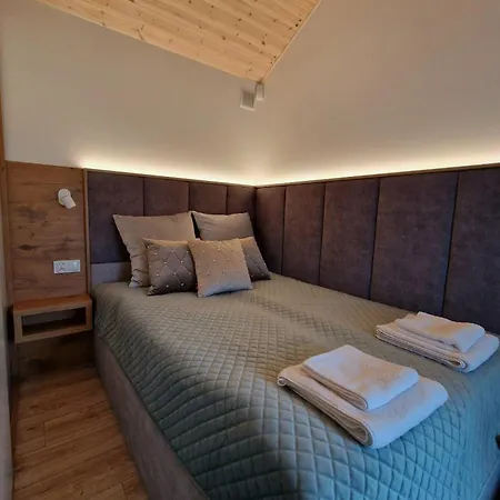 Nowe Deluxe Z Widokiem Na Zatoke Z Basenem I Sauna Holiday home Oslonino
