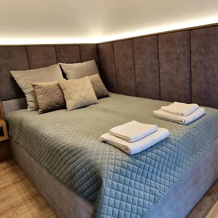 Nowe Deluxe Z Widokiem Na Zatoke Z Basenem I Sauna Holiday home Oslonino