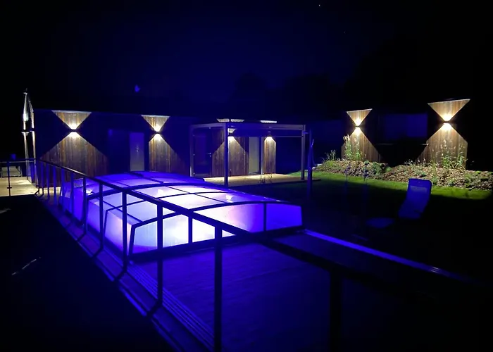 Skyview Deluxe And Private Jacuzzi , Ferienhaus *