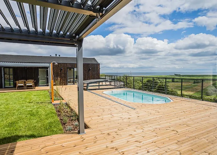 Ferienhaus Skyview Deluxe And Private Jacuzzi , Oslonino