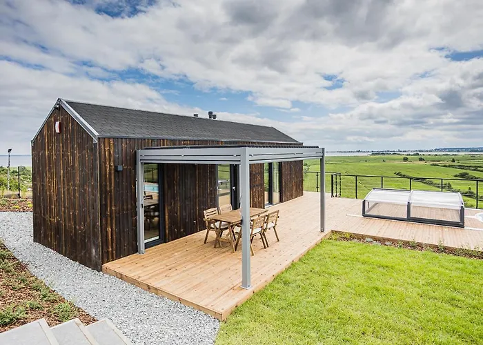 Skyview Deluxe And Private Jacuzzi , * Oslonino