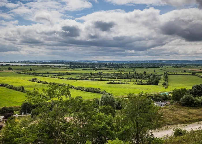 Skyview Deluxe And Private Jacuzzi , *