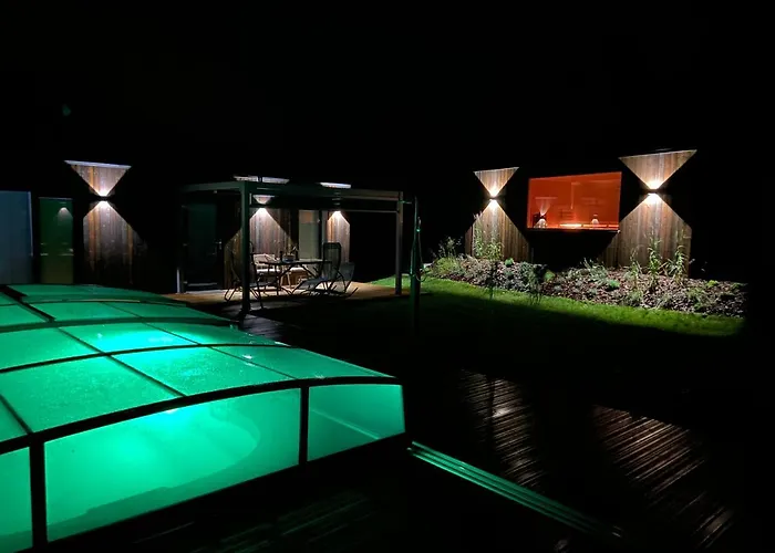 Skyview Deluxe And Private Jacuzzi , * Oslonino