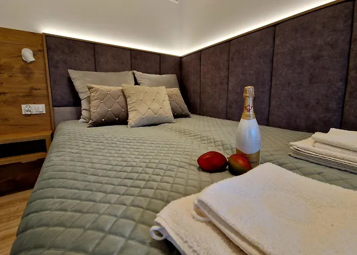 Skyview Deluxe And Private Jacuzzi ,