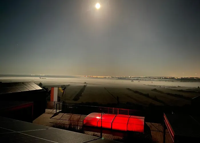 Skyview Deluxe And Private Jacuzzi , Ferienhaus *