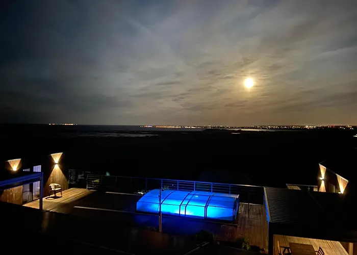 Ferienhaus Skyview Deluxe And Private Jacuzzi ,