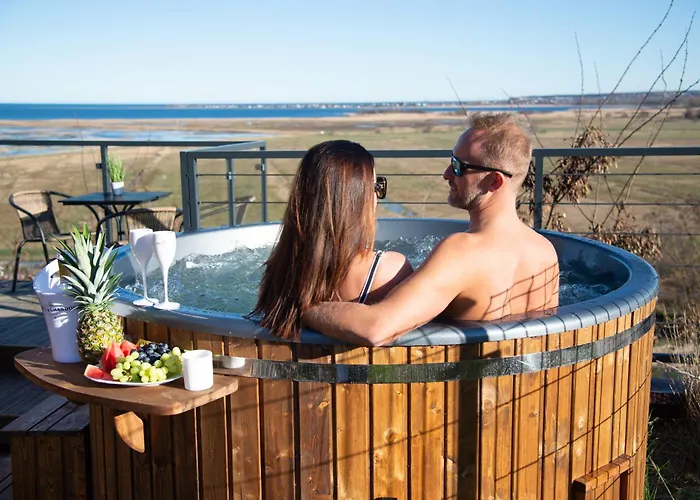 Ferienhaus Skyview Deluxe And Private Jacuzzi , Oslonino